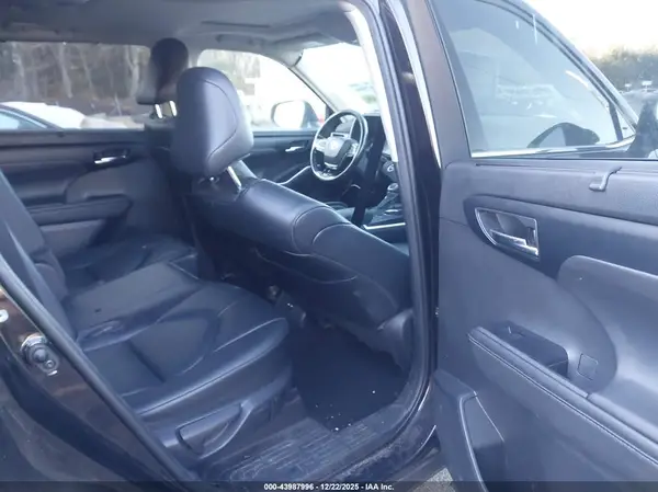 5TDGZRBH3LS040747 2020 TOYOTA HIGHLANDER - Image 8