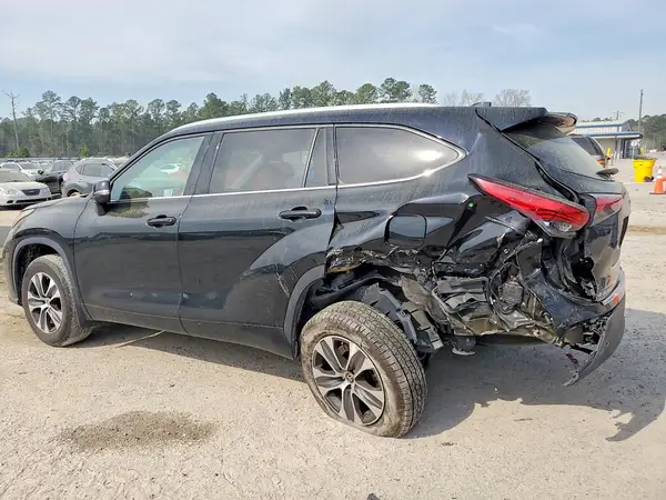 5TDGZRBH3LS056060 2020 TOYOTA HIGHLANDER - Image 2
