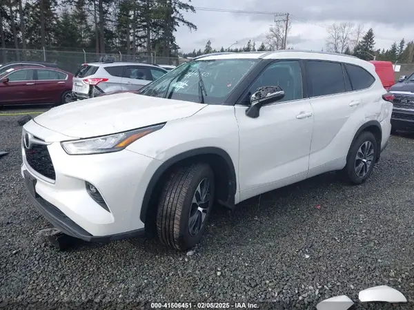 5TDGZRBH3LS503504 2020 TOYOTA HIGHLANDER - Image 2
