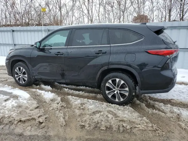 5TDGZRBH3LS507584 2020 TOYOTA HIGHLANDER - Image 2
