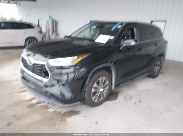 5TDGZRBH3LS521713 2020 TOYOTA HIGHLANDER - Image 2