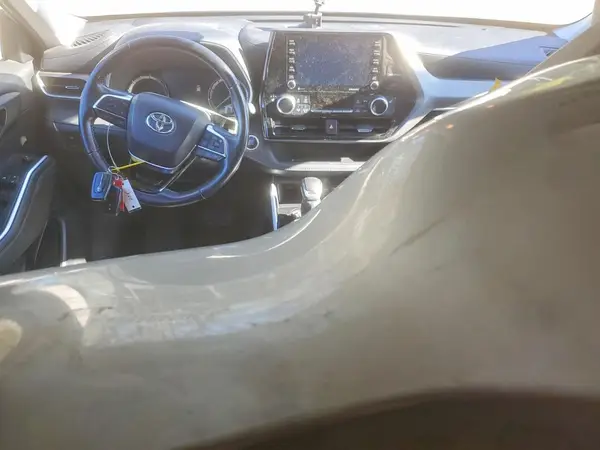 5TDGZRBH3MS072910 2021 TOYOTA HIGHLANDER - Image 8