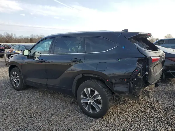 5TDGZRBH3MS076813 2021 TOYOTA HIGHLANDER - Image 2