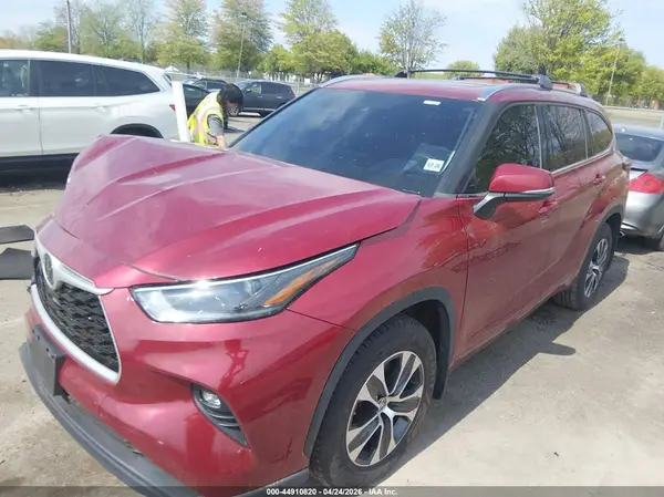 5TDGZRBH3MS078416 2021 TOYOTA HIGHLANDER - Image 2