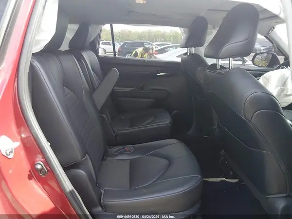 5TDGZRBH3MS078416 2021 TOYOTA HIGHLANDER - Image 8