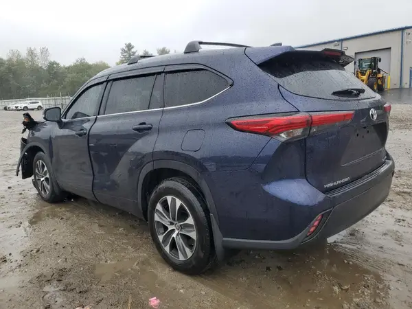 5TDGZRBH3MS080778 2021 TOYOTA HIGHLANDER - Image 2