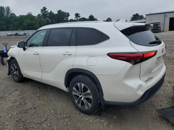 5TDGZRBH3MS086032 2021 TOYOTA HIGHLANDER - Image 2