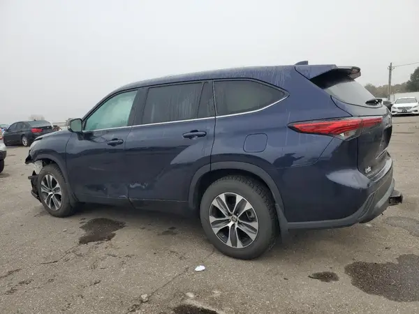 5TDGZRBH3MS090145 2021 TOYOTA HIGHLANDER - Image 2