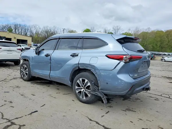 5TDGZRBH3MS154412 2021 TOYOTA HIGHLANDER - Image 2