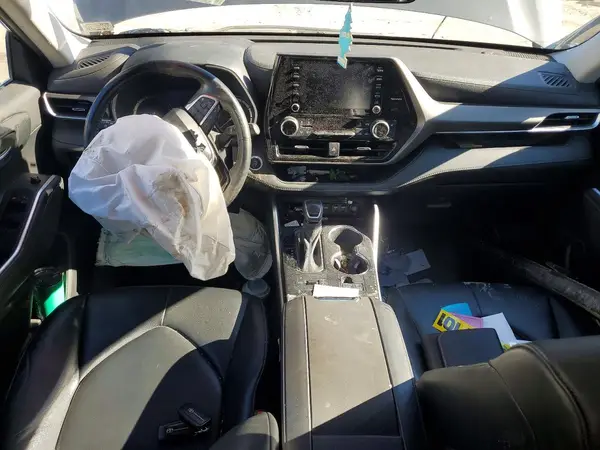 5TDGZRBH3MS154751 2021 TOYOTA HIGHLANDER - Image 8