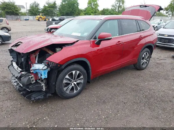 5TDGZRBH3MS526184 2021 TOYOTA HIGHLANDER - Image 2