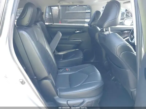 5TDGZRBH3MS543518 2021 TOYOTA HIGHLANDER - Image 8
