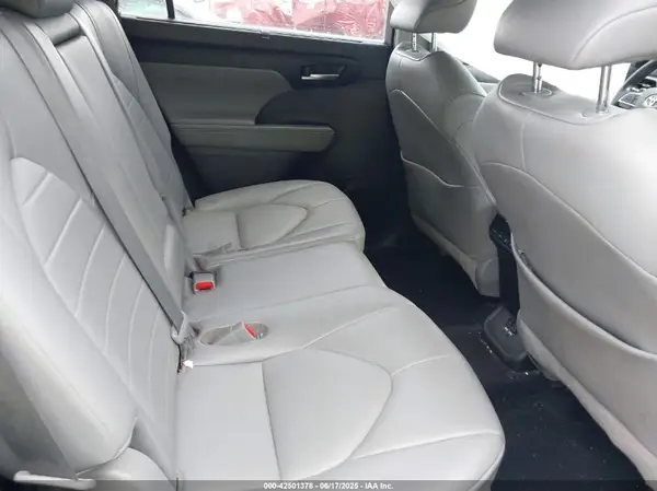 5TDGZRBH3MS544894 2021 TOYOTA HIGHLANDER - Image 8