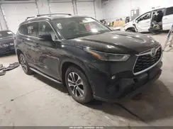 5TDGZRBH3MS548427 2021 TOYOTA HIGHLANDER