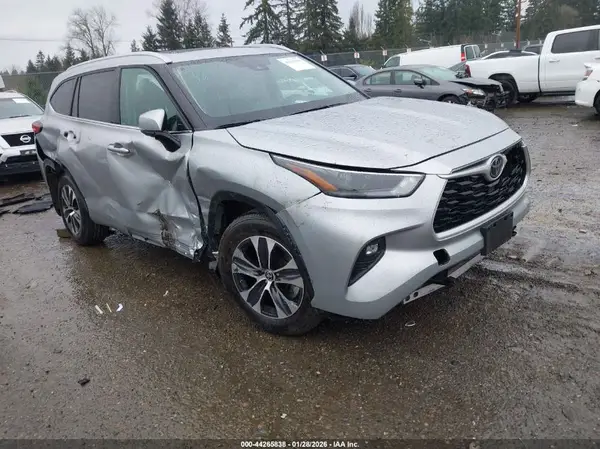 5TDGZRBH3NS178386 2022 TOYOTA HIGHLANDER - Image 1