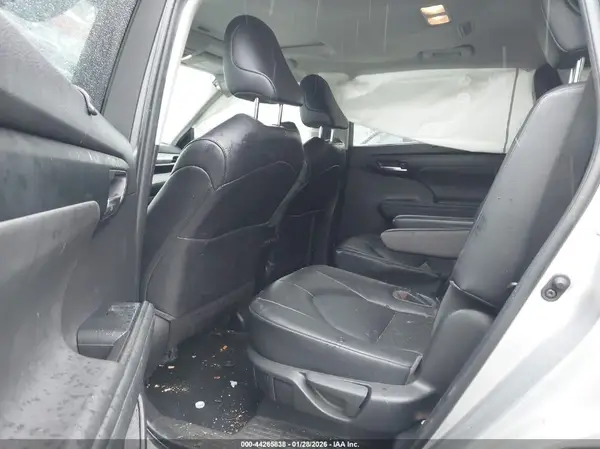 5TDGZRBH3NS178386 2022 TOYOTA HIGHLANDER - Image 8