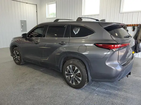 5TDGZRBH3NS205652 2022 TOYOTA HIGHLANDER - Image 2
