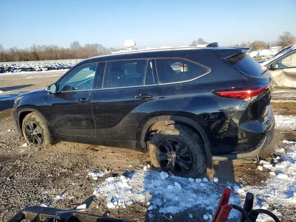 5TDGZRBH3NS217767 2022 TOYOTA HIGHLANDER - Image 2