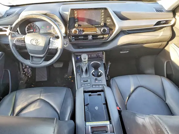 5TDGZRBH3NS217767 2022 TOYOTA HIGHLANDER - Image 8
