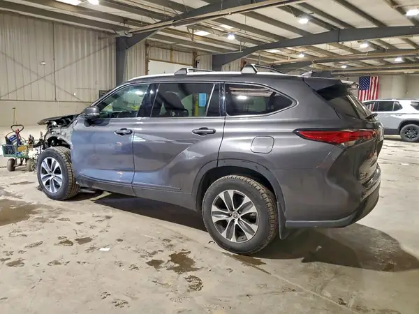 5TDGZRBH3NS220815 2022 TOYOTA HIGHLANDER - Image 2