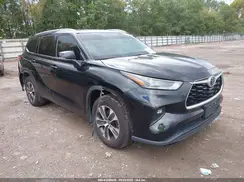 5TDGZRBH3NS231815 2022 TOYOTA HIGHLANDER
