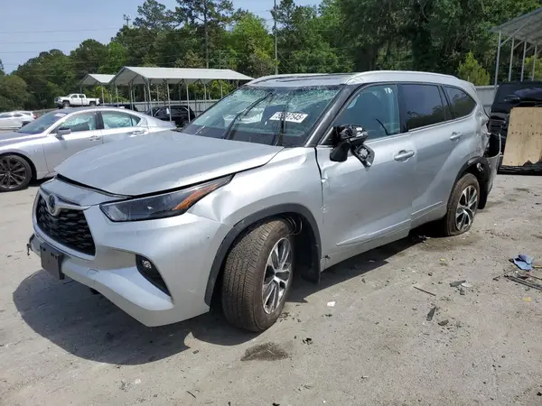 5TDGZRBH3NS254141 2022 TOYOTA HIGHLANDER - Image 1