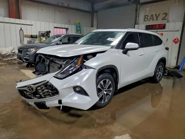 5TDGZRBH3NS254222 2022 TOYOTA HIGHLANDER - Image 1