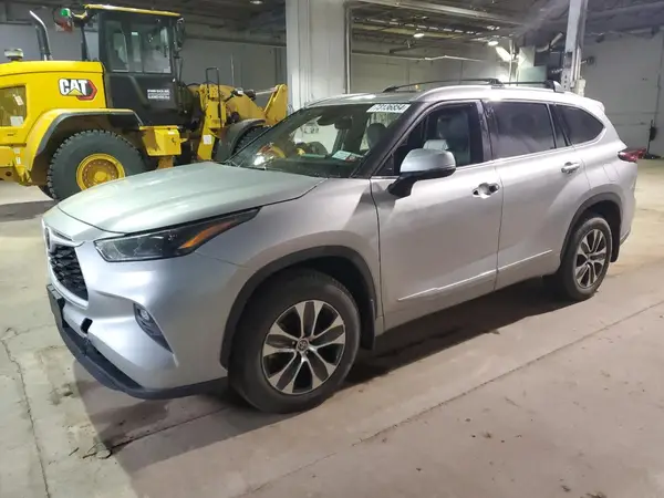 5TDGZRBH3NS565018 2022 TOYOTA HIGHLANDER - Image 1