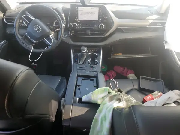 5TDGZRBH3NS566864 2022 TOYOTA HIGHLANDER - Image 8