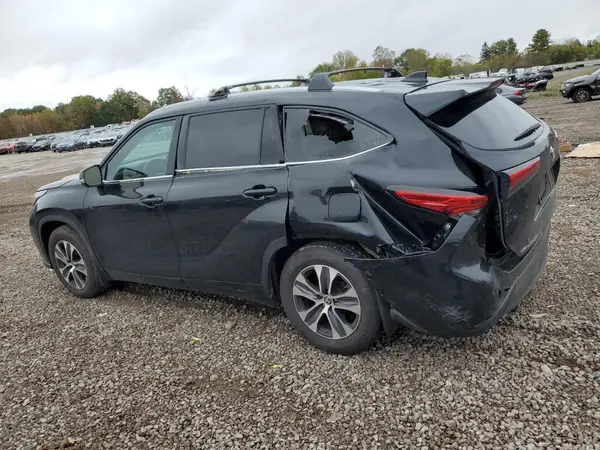 5TDGZRBH3NS571515 2022 TOYOTA HIGHLANDER - Image 2