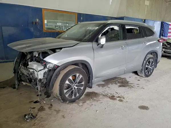 5TDGZRBH3NS573636 2022 TOYOTA HIGHLANDER - Image 1