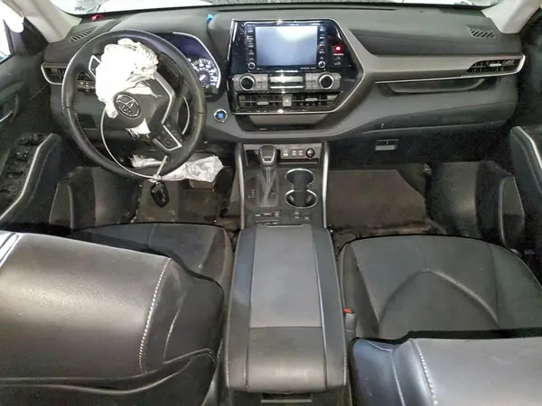 5TDGZRBH3NS573636 2022 TOYOTA HIGHLANDER - Image 8