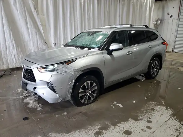 5TDGZRBH3NS579419 2022 TOYOTA HIGHLANDER - Image 1