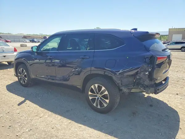 5TDGZRBH3NS584989 2022 TOYOTA HIGHLANDER - Image 2