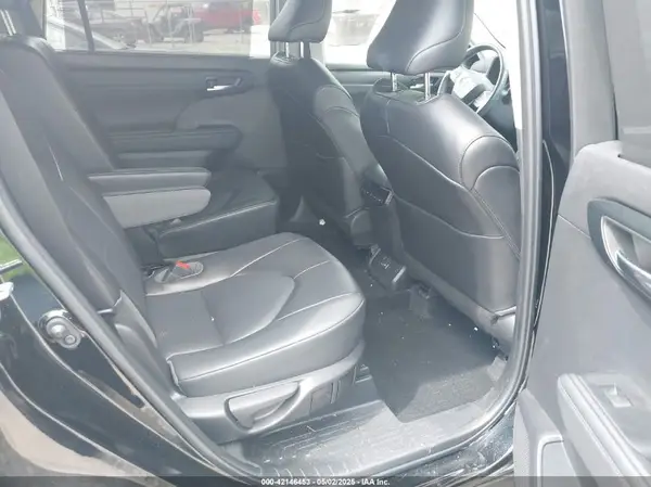 5TDGZRBH3NS587245 2022 TOYOTA HIGHLANDER - Image 8