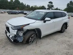 5TDGZRBH3NS588699 2022 TOYOTA HIGHLANDER