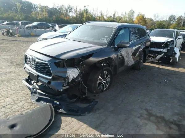 5TDGZRBH3NS589772 2022 TOYOTA HIGHLANDER - Image 2