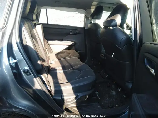 5TDGZRBH3NS589772 2022 TOYOTA HIGHLANDER - Image 8