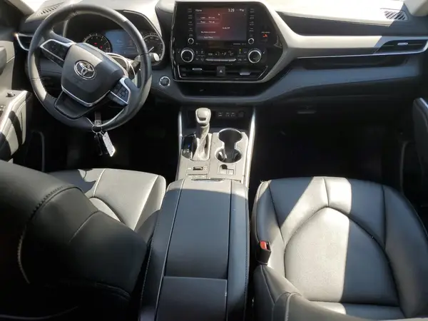 5TDGZRBH3NS594857 2022 TOYOTA HIGHLANDER - Image 8