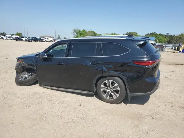 5TDGZRBH3NS595250 2022 TOYOTA HIGHLANDER - Image 2