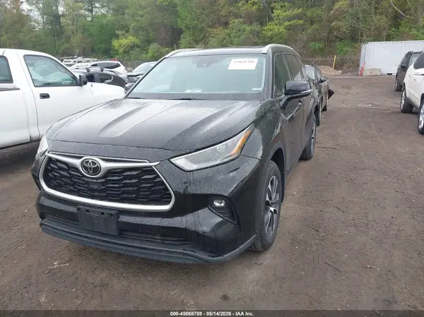 5TDGZRBH3NS596754 2022 TOYOTA HIGHLANDER - Image 2