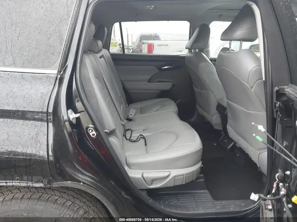5TDGZRBH3NS596754 2022 TOYOTA HIGHLANDER - Image 8