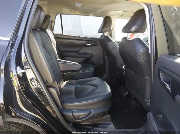 5TDGZRBH4LS024556 2020 TOYOTA HIGHLANDER - Image 8
