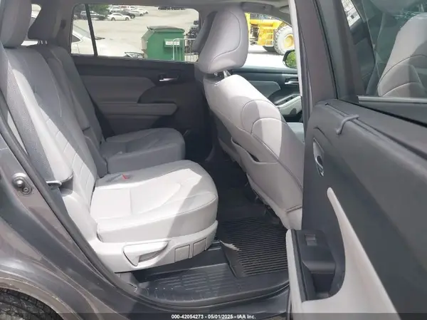5TDGZRBH4LS028512 2020 TOYOTA HIGHLANDER - Image 8