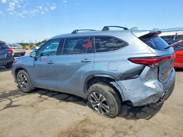 5TDGZRBH4LS043849 2020 TOYOTA HIGHLANDER - Image 2
