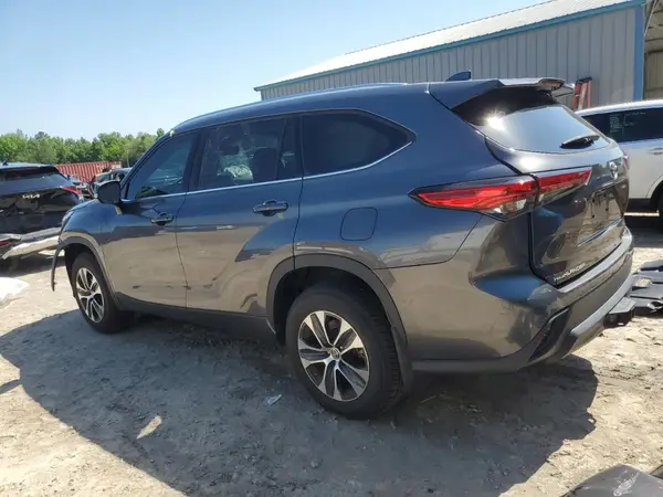 5TDGZRBH4LS043916 2020 TOYOTA HIGHLANDER - Image 2
