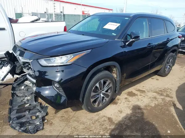 5TDGZRBH4LS047707 2020 TOYOTA HIGHLANDER - Image 2