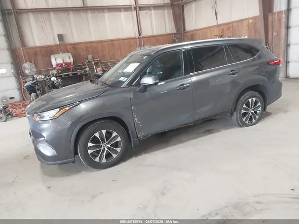 5TDGZRBH4LS053054 2020 TOYOTA HIGHLANDER - Image 2