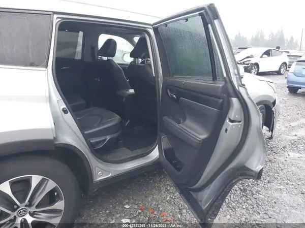 5TDGZRBH4LS054060 2020 TOYOTA HIGHLANDER - Image 8