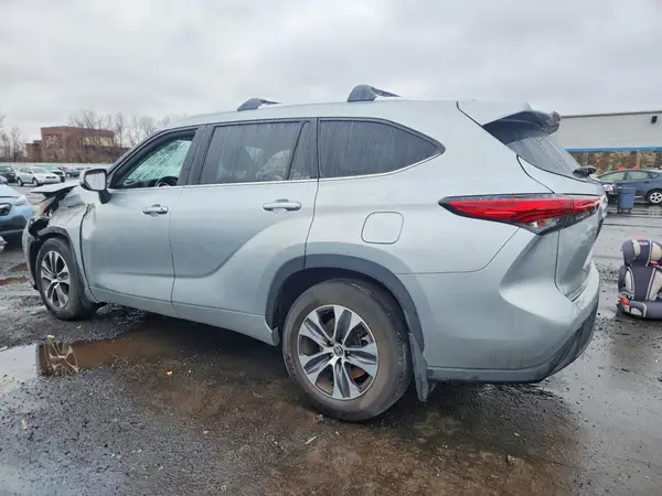 5TDGZRBH4LS504466 2020 TOYOTA HIGHLANDER - Image 2
